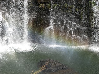 ミルストリーム滝と虹